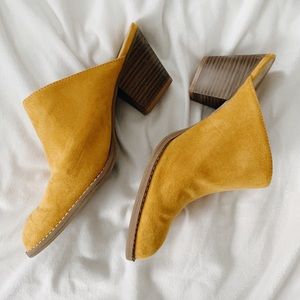 Old Navy • Mule Heels